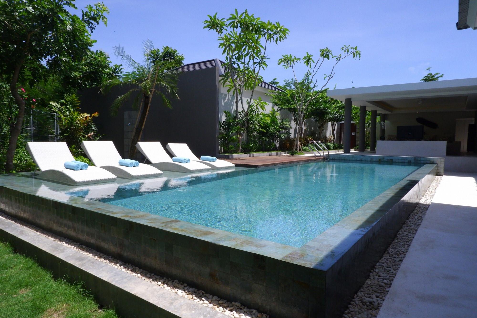 Hotel Cross Bali Breakers Jimbaran Exterior foto