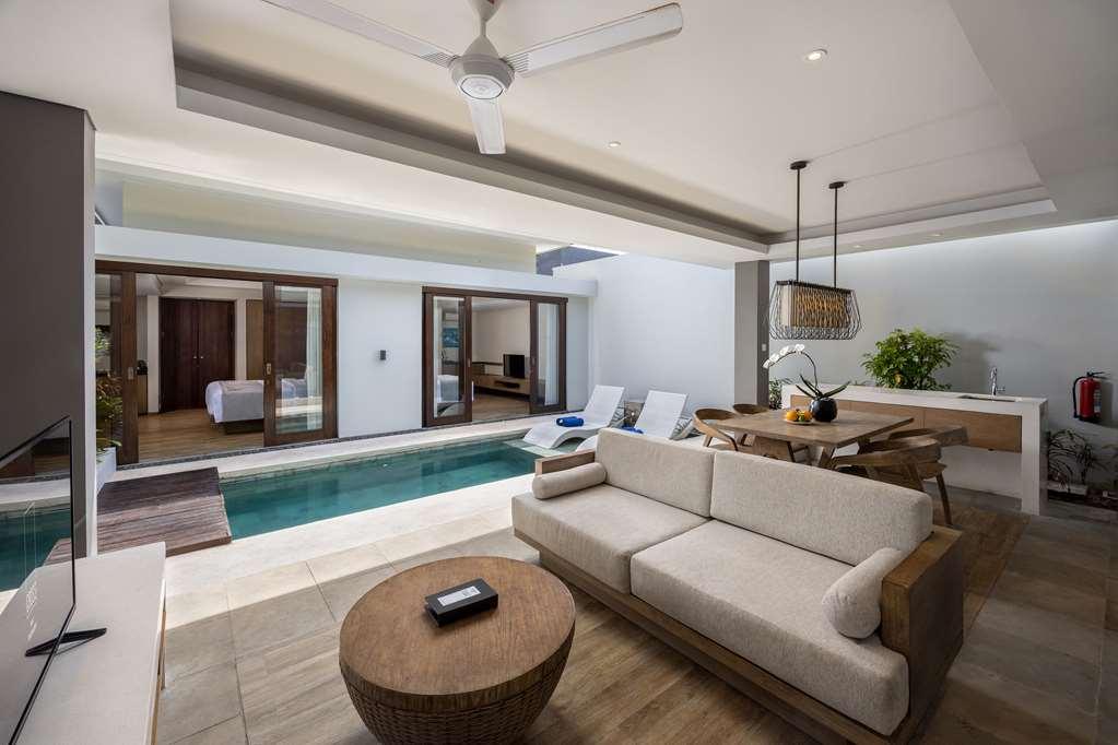 Hotel Cross Bali Breakers Jimbaran Habitación foto