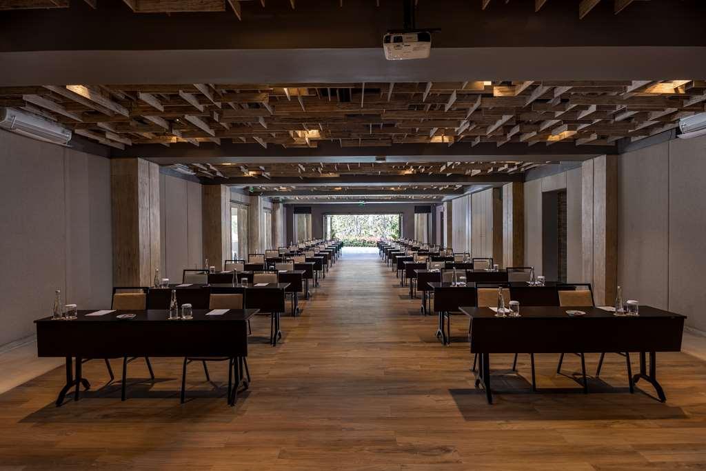 Hotel Cross Bali Breakers Jimbaran Facilidades foto
